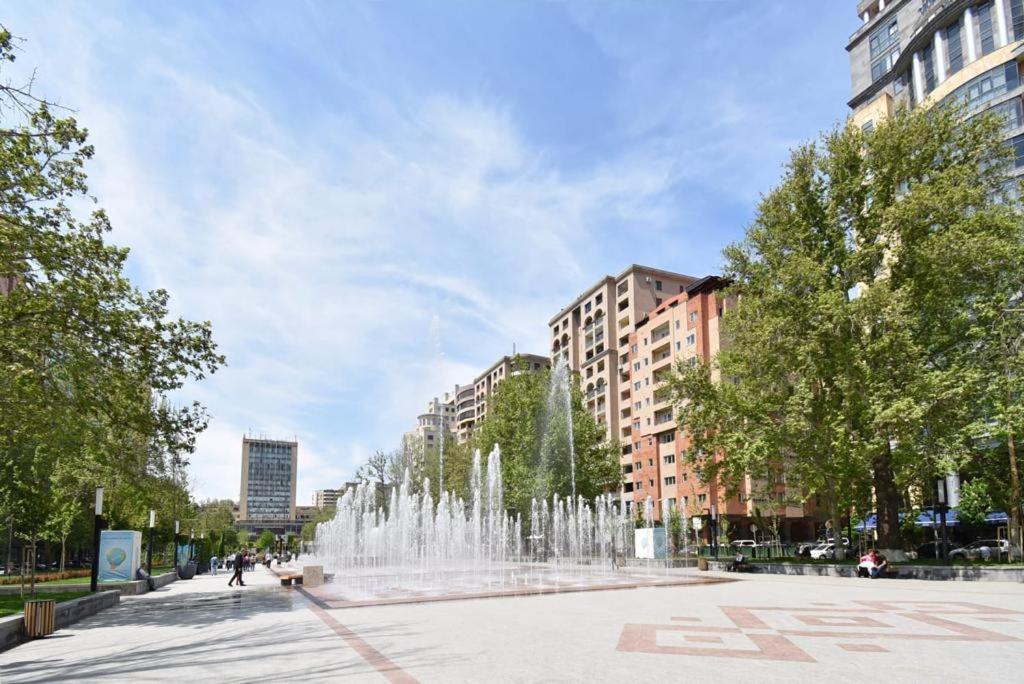 74/3New Building In The Center Of The Capital Διαμέρισμα Γιερεβάν Εξωτερικό φωτογραφία