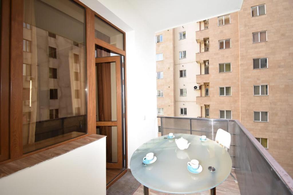 74/3New Building In The Center Of The Capital Διαμέρισμα Γιερεβάν Εξωτερικό φωτογραφία